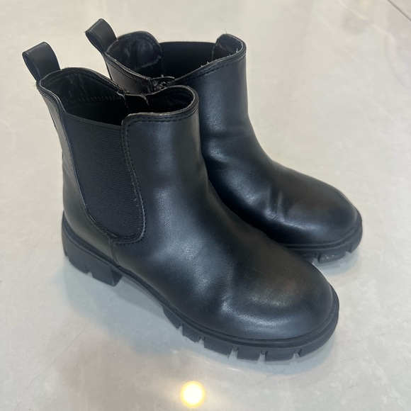 Girl boots Size 13 - Picture 2 of 6